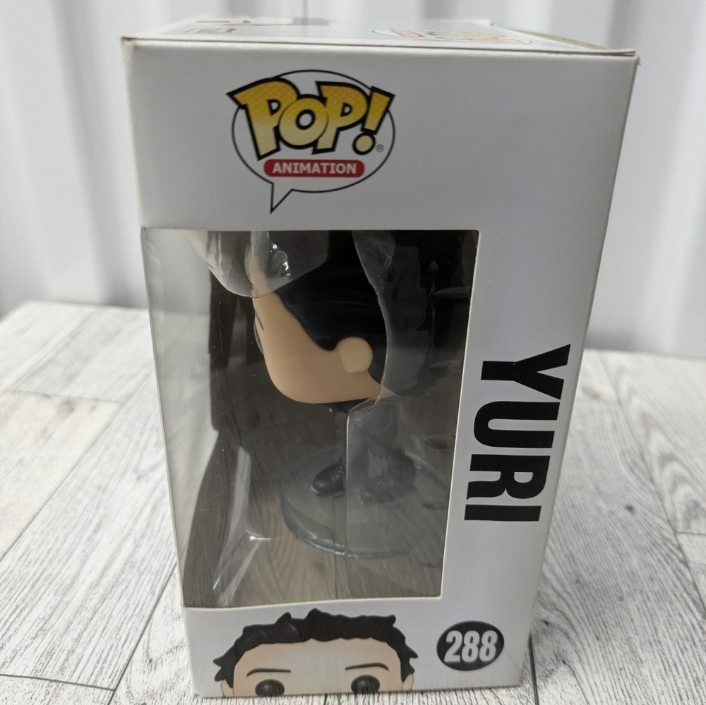 Yuri on Ice 288 Vinyl Figure - Picture 4 of 6